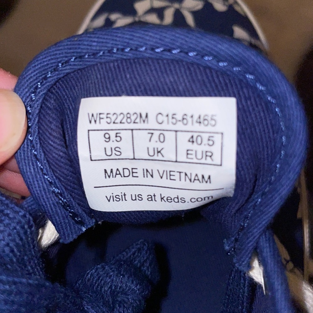 Keds Taylor Swift Navy Blue Floral Canvas Sneakers 9.5 new! - Picture 5 of 7